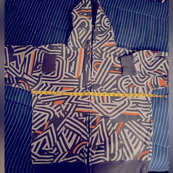 Women’s RipZone hoodie. - Picture 4 of 6